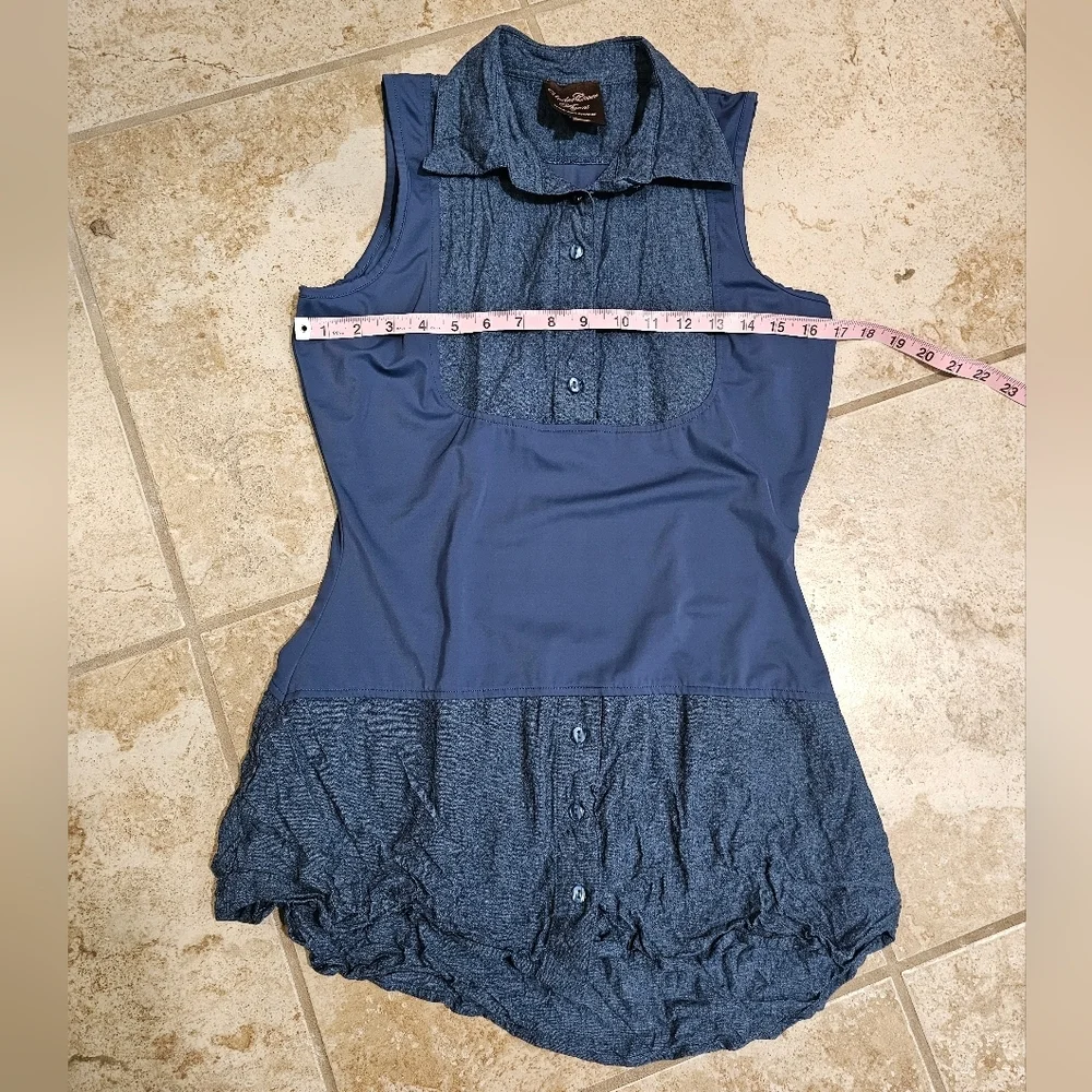 UnderCover Agent Kathleen Kirkwood S Blue Bubble Hem Blouse Denim Preppy Coastal - Picture 5 of 7